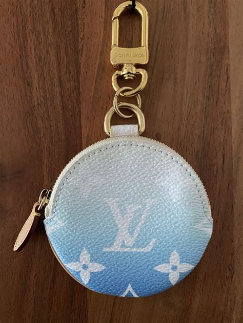 louis vuitton schlüsselanhänger bulldogge|louis vuitton luggage charm.